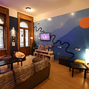Meander Hostel