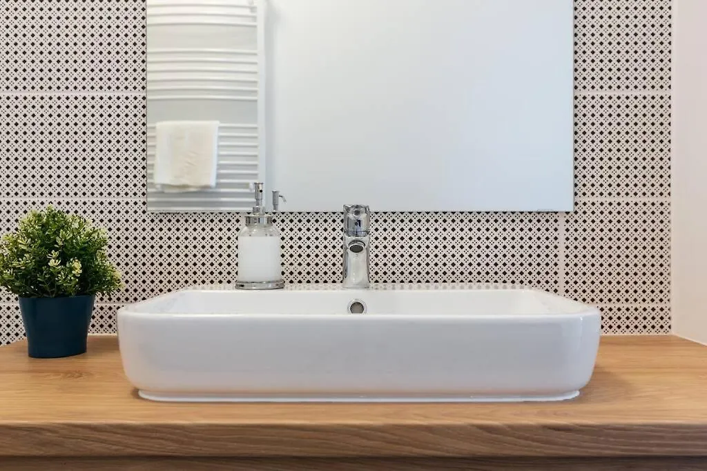 Homestay Andrassy Avenue Apartment Budapest Hungary