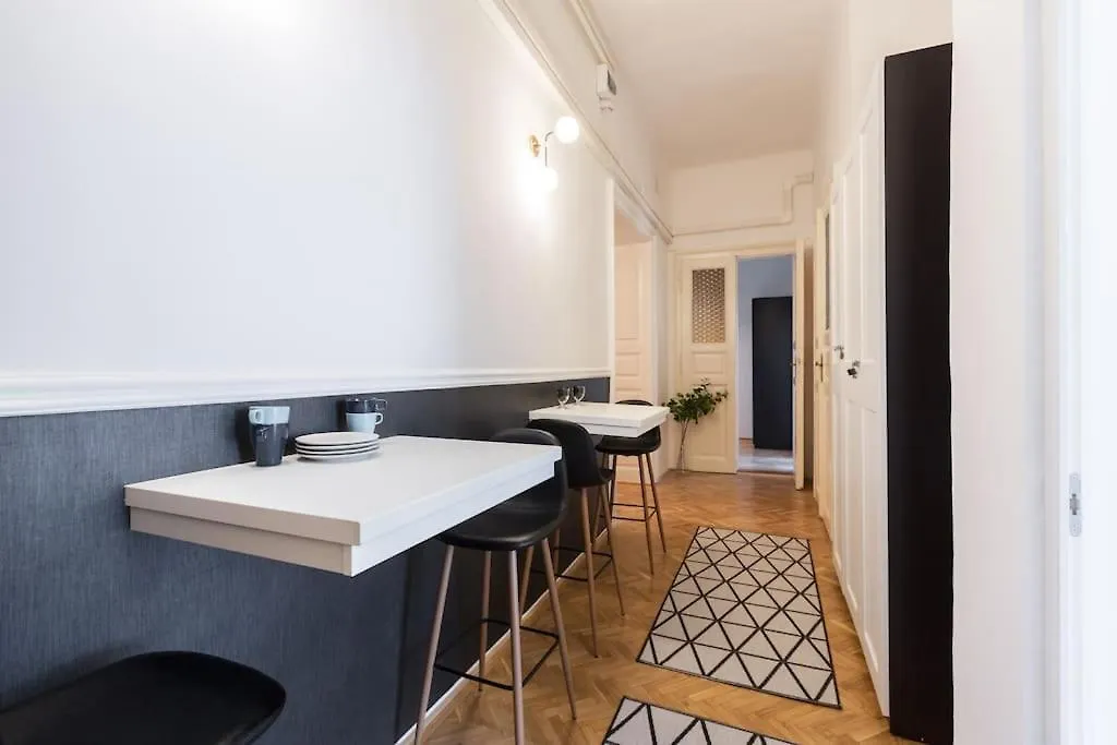 Andrassy Avenue Apartment Budapest Homestay