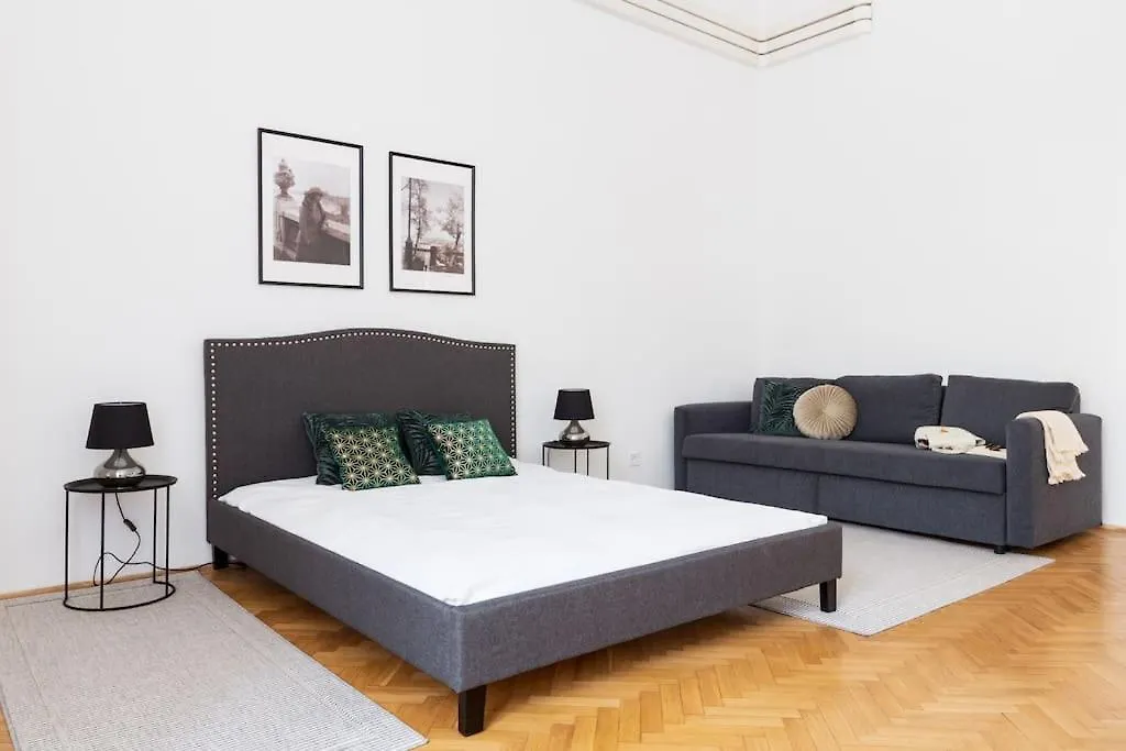 Andrassy Avenue Apartment Budapest Homestay