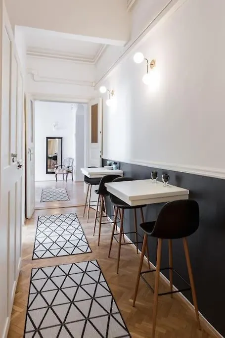Homestay Andrassy Avenue Apartment Budapest